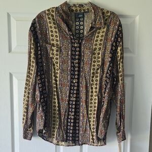 Vintage Patterned Button-Up Shirt‎